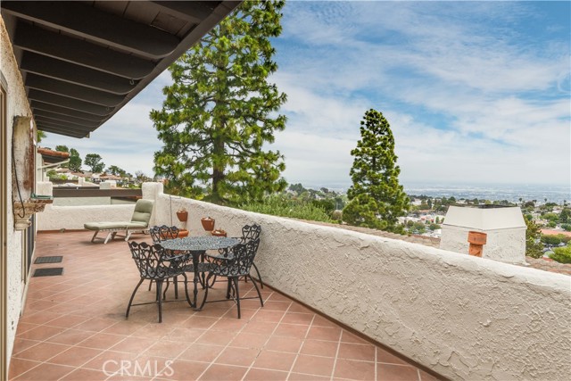 33 Cypress Way, Rolling Hills Estates, California 90274, 3 Bedrooms Bedrooms, ,2 BathroomsBathrooms,Residential,Sold,Cypress,PV23075846