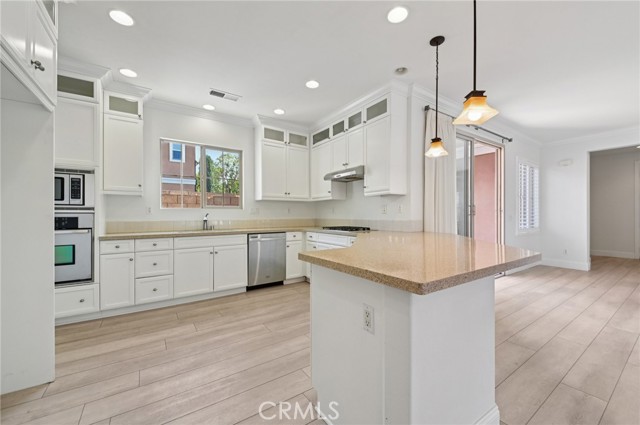 Detail Gallery Image 8 of 61 For 21 Canoe, Irvine,  CA 92618 - 4 Beds | 3 Baths