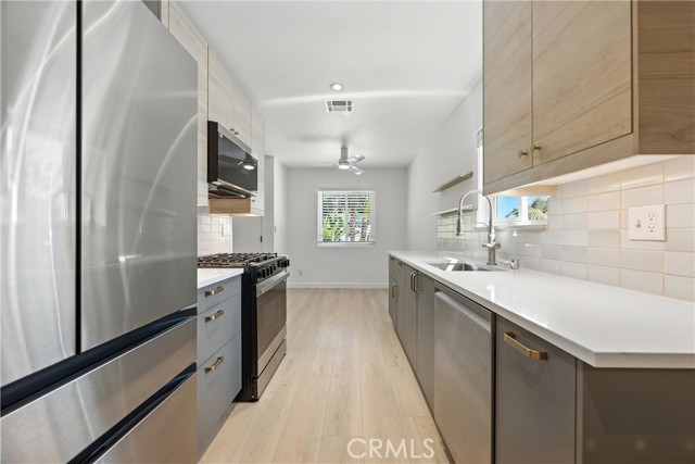 Detail Gallery Image 10 of 19 For 3935 San Ramon Dr, Oceanside,  CA 92057 - 2 Beds | 2 Baths