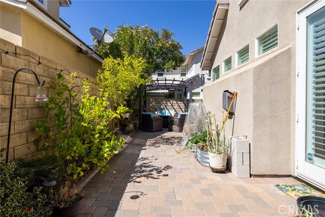26967 Cape Cod Drive, Valencia CA: https://media.crmls.org/medias/d93692f5-f5e1-4e98-b5b7-44d77173c956.jpg
