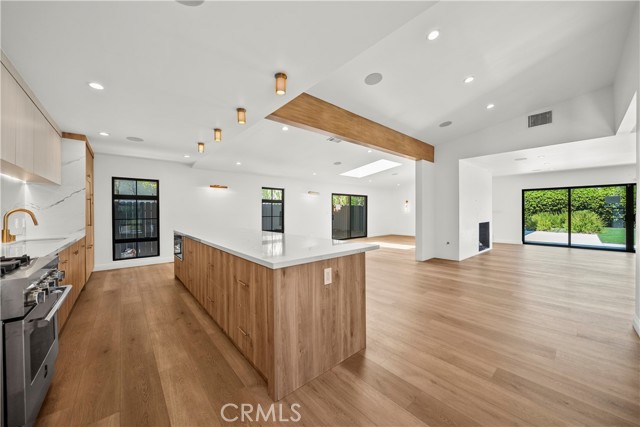 23427 Canzonet Street, Woodland Hills CA: https://media.crmls.org/medias/d936a9cc-a128-43ff-b5b4-669dbf47175f.jpg