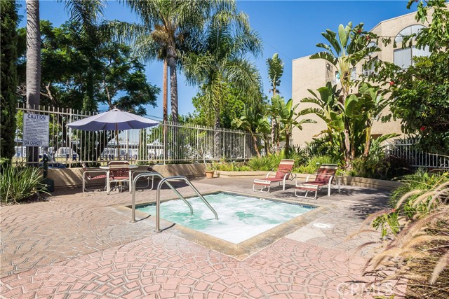 Detail Gallery Image 3 of 29 For 550 Orange Ave #216,  Long Beach,  CA 90802 - 2 Beds | 2 Baths