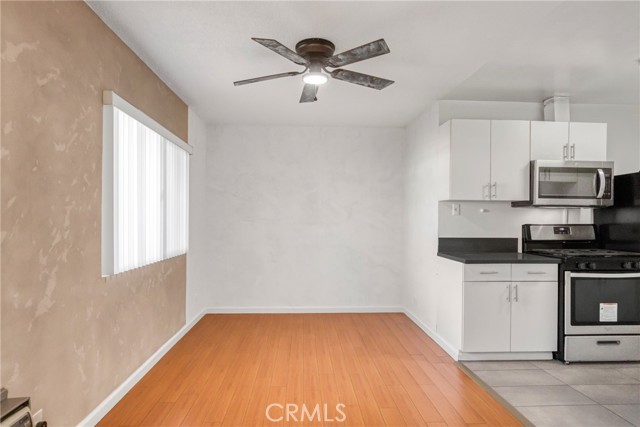 Detail Gallery Image 5 of 17 For 6643 De Longpre #5,  Los Angeles,  CA 90028 - 2 Beds | 2 Baths