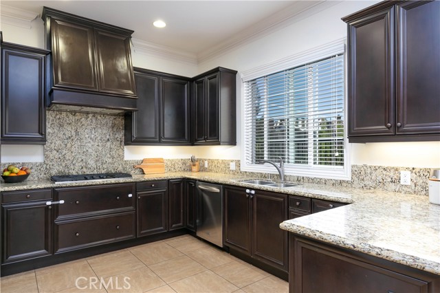 Detail Gallery Image 9 of 29 For 11629 Verona Dr, Chatsworth,  CA 91311 - 3 Beds | 3/1 Baths