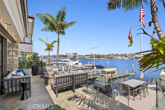 Detail Gallery Image 8 of 34 For 118 via Lido Nord, Newport Beach,  CA 92663 - 4 Beds | 3/1 Baths