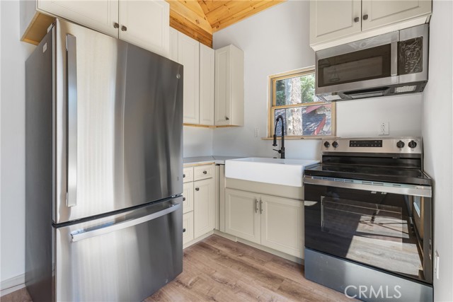 33149 Holcomb Creek Drive, Green Valley Lake CA: https://media.crmls.org/medias/d93867aa-38ba-4592-9d3b-7972e88a38e5.jpg