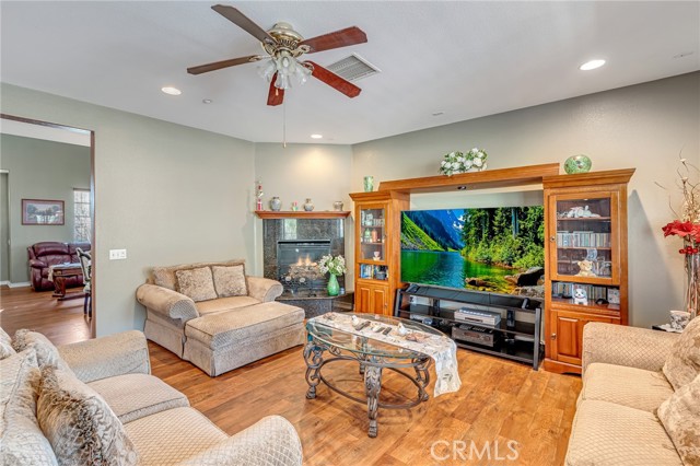 Detail Gallery Image 18 of 45 For 15356 Thistle St, Fontana,  CA 92336 - 5 Beds | 3 Baths