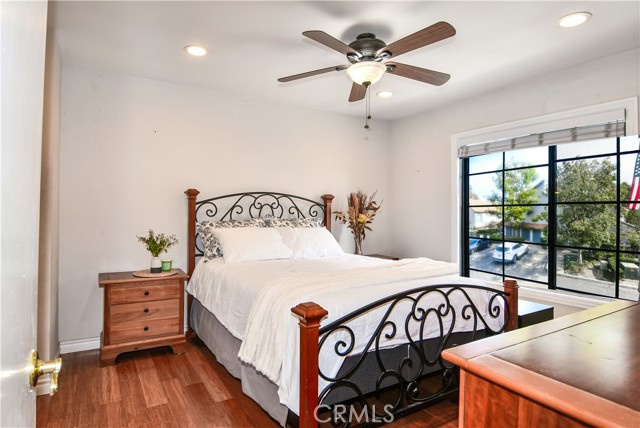 887 W 34th, Long Beach CA: https://media.crmls.org/medias/d9394ce4-1a43-4f8d-a922-a4ef9d585146.jpg