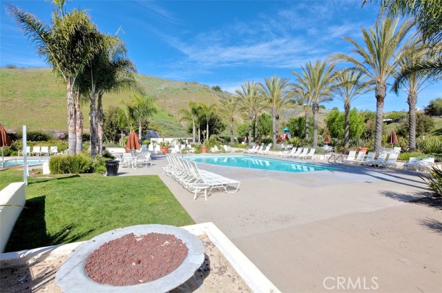 2413 Camino Oleada, San Clemente CA: https://media.crmls.org/medias/d9396527-95fd-4372-bd10-fcebcac2f253.jpg