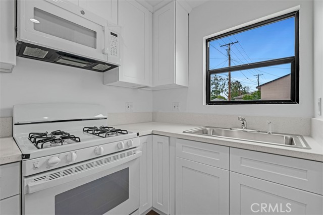 433 N Buena Vista Street, Burbank CA: https://media.crmls.org/medias/d939b128-f304-42c2-8978-32a10bfaa95c.jpg