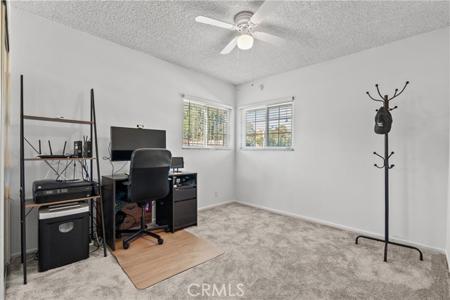 10625 Valjean Avenue, Granada Hills CA: https://media.crmls.org/medias/d939f1a4-380d-496a-a412-5a4bae55897f.jpg