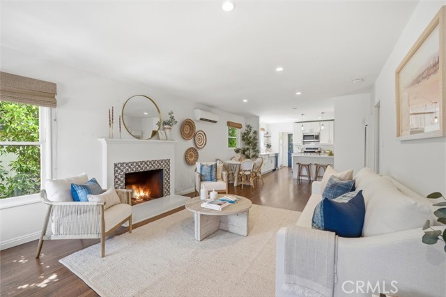 1039 8th Street, Hermosa Beach, California 90254, 2 Bedrooms Bedrooms, 0 ,1 BathroomBathrooms,Residential,For Sale,8th,0,SB26121769