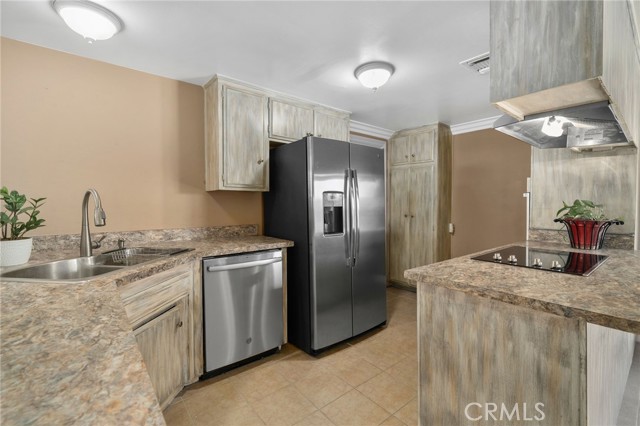 Detail Gallery Image 10 of 32 For 8631 Holly St, Rancho Cucamonga,  CA 91701 - 3 Beds | 2 Baths