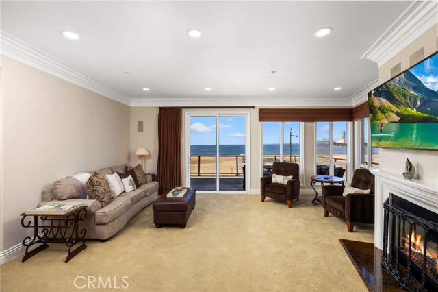 1400 E Ocean Boulevard, Long Beach CA: https://media.crmls.org/medias/d93beb7a-97ac-4493-b9ff-67c6de012286.jpg