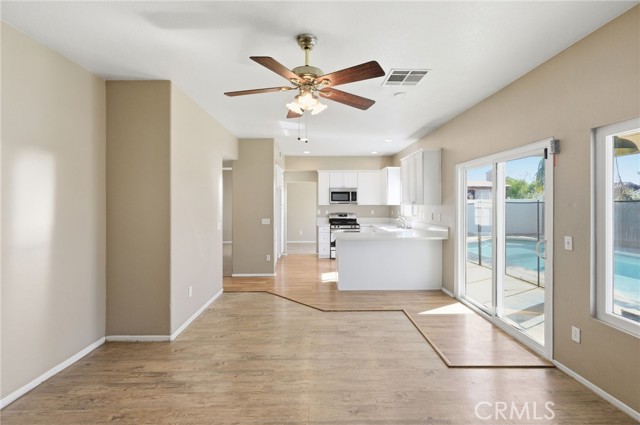 Detail Gallery Image 11 of 47 For 1677 Mesquite, Beaumont,  CA 92223 - 4 Beds | 2/1 Baths