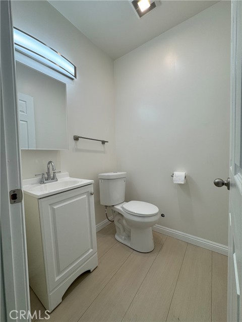 Detail Gallery Image 8 of 15 For 8520 Fenwick, Sunland,  CA 91040 - 2 Beds | 2 Baths