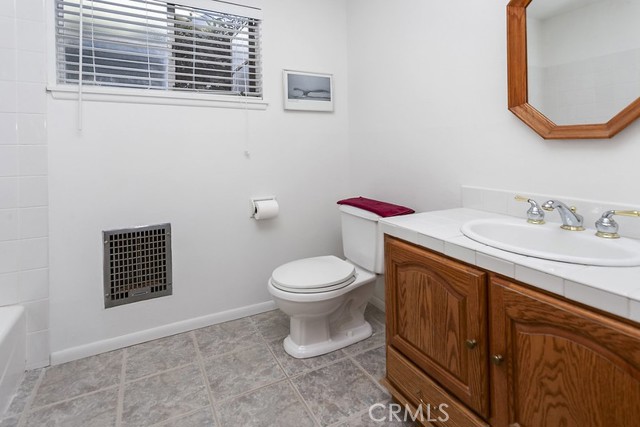 22330 Cantara Street, Canoga Park CA: https://media.crmls.org/medias/d93c734a-7568-40b9-b624-8310e0061531.jpg