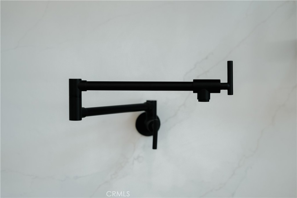 https://media.crmls.org/medias/d93c8800-da13-4251-9e7f-8e6d89ad22df.jpg?preset=X-Large