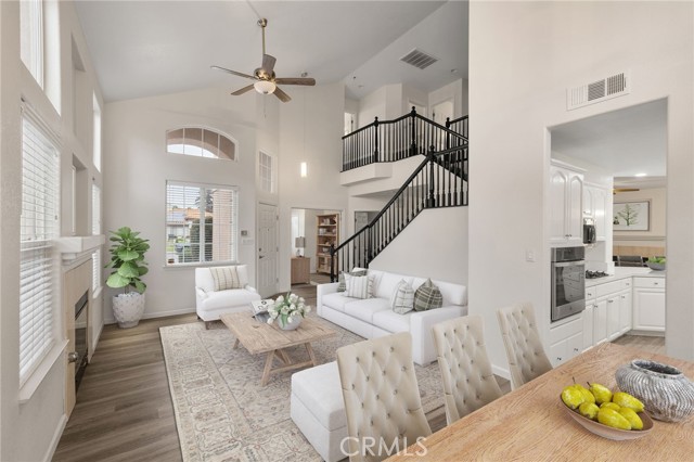 Detail Gallery Image 4 of 30 For 11205 Illusion Way, Bakersfield,  CA 93311 - 4 Beds | 3 Baths