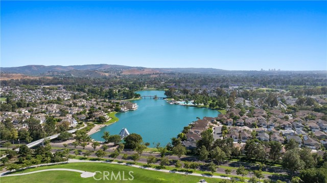 20 Whistling Isle, Irvine CA: https://media.crmls.org/medias/d93d7f17-1ff0-4880-b3c2-a57dd7352712.jpg