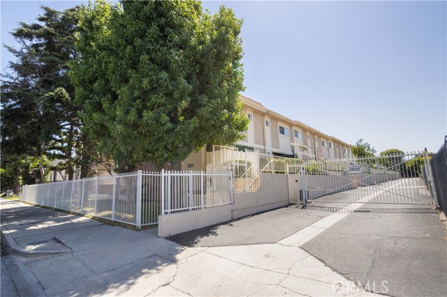 Detail Gallery Image 21 of 25 For 10159 De Soto Ave #203,  Chatsworth,  CA 91311 - 3 Beds | 2/1 Baths