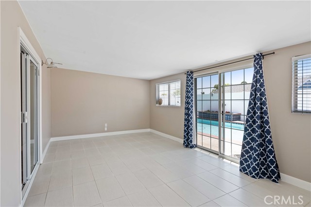 2241 Cordero Avenue, Simi Valley CA: https://media.crmls.org/medias/d93e19d8-e5fd-4dc9-aa82-66f48489aad0.jpg