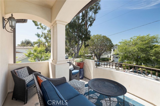 1420 Elm Avenue, Manhattan Beach, California 90266, 5 Bedrooms Bedrooms, ,4 BathroomsBathrooms,Residential,Sold,Elm,SB22077331