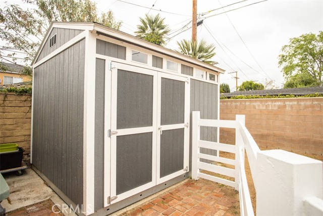 516 S Sparks S Street, Burbank CA: https://media.crmls.org/medias/d93e60d3-edf0-4ee2-b089-fe354e8c9b99.jpg