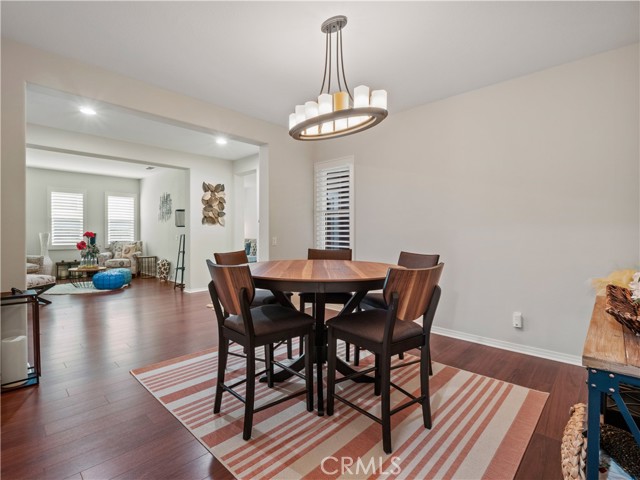 Detail Gallery Image 6 of 39 For 28532 Agajanian, Saugus,  CA 91390 - 4 Beds | 3 Baths