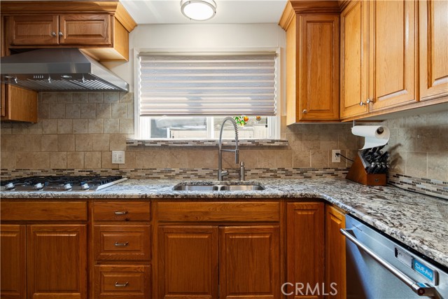 23921 Hamlin Street, West Hills CA: https://media.crmls.org/medias/d93ffb95-e365-4103-810c-ab24026d50dd.jpg