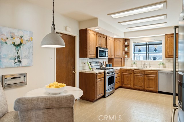 4501 Paseo De Las Tortugas, Torrance CA: https://media.crmls.org/medias/d940ac27-71b0-4c5f-8da1-89deb7bc6344.jpg