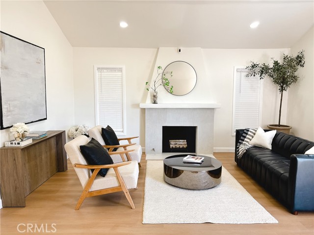 Detail Gallery Image 7 of 29 For 6515 Cimarron, Los Angeles,  CA 90047 - 3 Beds | 2 Baths