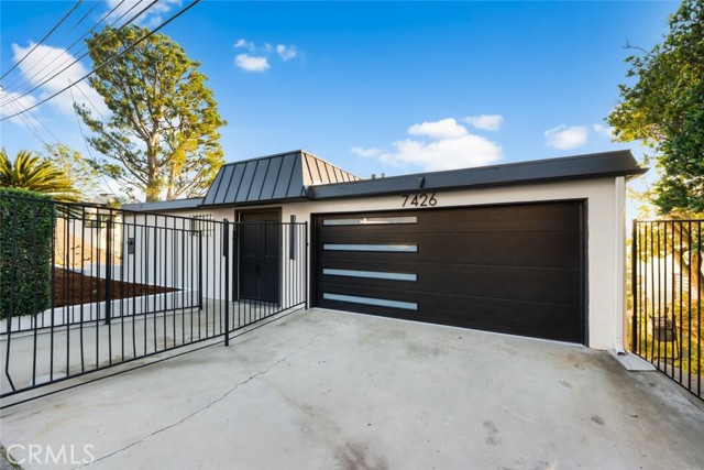 Detail Gallery Image 58 of 75 For 7426 Mulholland Dr, Los Angeles,  CA 90046 - 2 Beds | 2 Baths