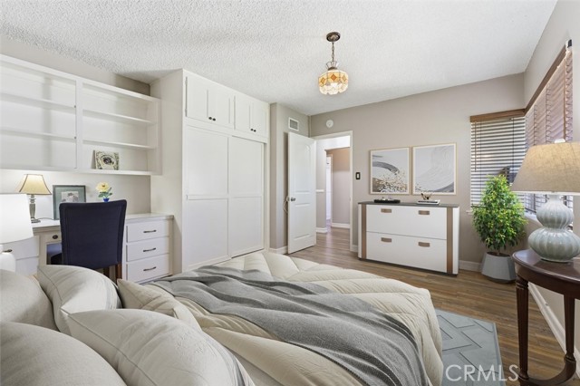 Detail Gallery Image 6 of 32 For 15944 Gledhill St, North Hills,  CA 91343 - 5 Beds | 2/1 Baths