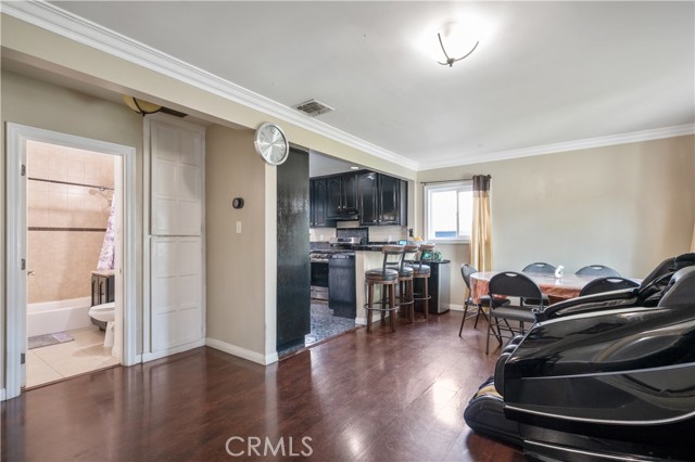 Detail Gallery Image 8 of 35 For 1037 S Tajauta, Compton,  CA 90220 - 4 Beds | 3 Baths