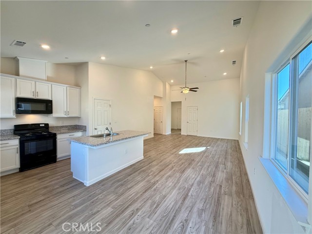 Detail Gallery Image 4 of 13 For 1205 Orange St, Avenal,  CA 93204 - 3 Beds | 2 Baths