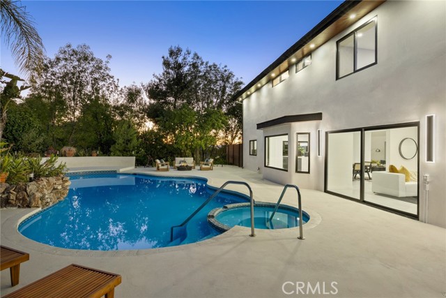 Detail Gallery Image 23 of 35 For 20101 Greenbriar Dr, Tarzana,  CA 91356 - 5 Beds | 4 Baths