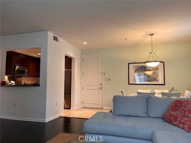 Detail Gallery Image 7 of 23 For 128 N Oak Knoll Ave #210,  Pasadena,  CA 91101 - 2 Beds | 2 Baths