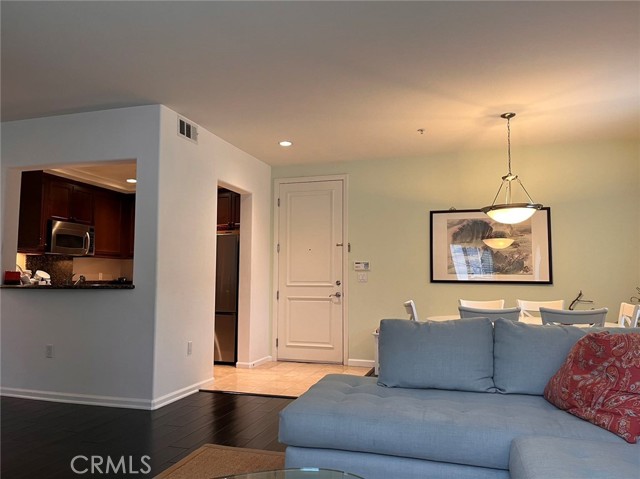 Detail Gallery Image 7 of 23 For 128 N Oak Knoll Ave #210,  Pasadena,  CA 91101 - 2 Beds | 2 Baths