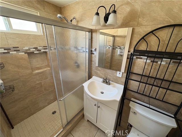 Detail Gallery Image 6 of 12 For 19113 Schoenborn, Northridge,  CA 91324 - 2 Beds | 1/1 Baths