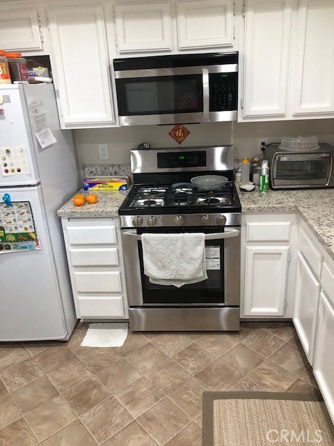 2681 W Cameron Court, Anaheim CA: https://media.crmls.org/medias/d94598ac-c93f-4f99-91c8-e906f519760b.jpg