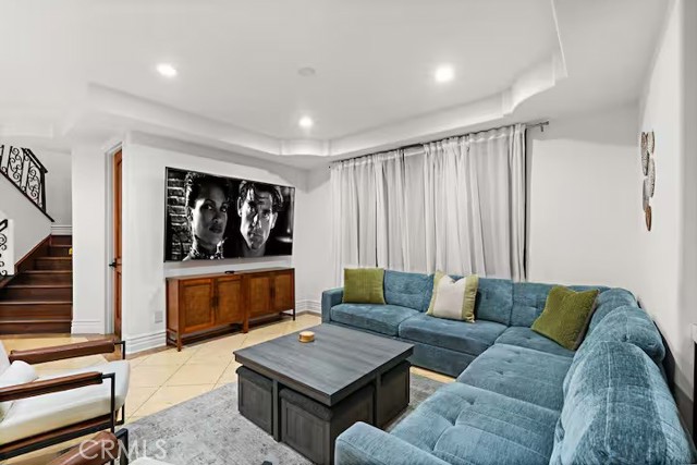 16806 Addison Street photo 6