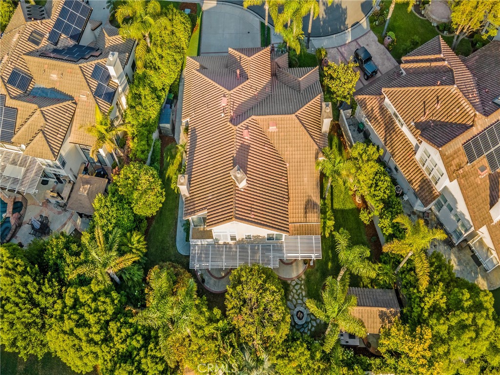 https://media.crmls.org/medias/d945d5fc-60b9-4adc-8261-a81f542675fd.jpg?preset=X-Large