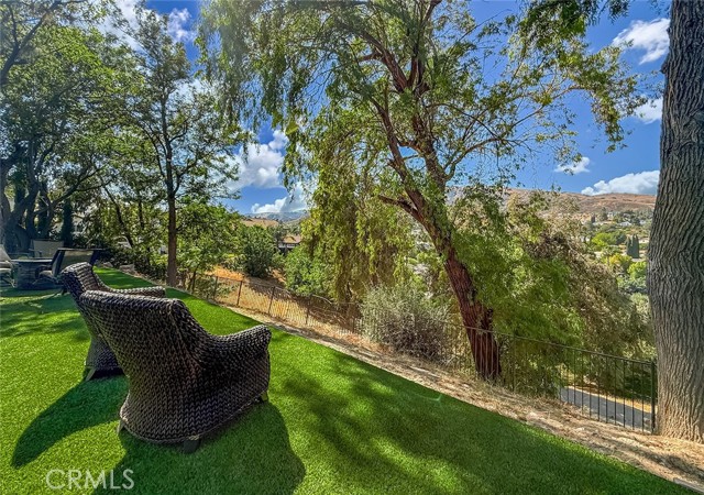 17547 Rushing Drive, Granada Hills CA: https://media.crmls.org/medias/d94655e9-9b37-4760-885a-dbd62a6f6d6d.jpg