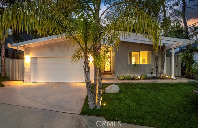 Detail Gallery Image 1 of 32 For 17131 Clemons Dr, Encino,  CA 91436 - 5 Beds | 4 Baths