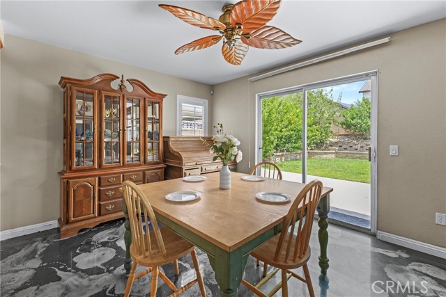 14998 Mustang Lane, Fontana CA: https://media.crmls.org/medias/d9469910-fdab-44a7-b919-3aaafdcd75fd.jpg
