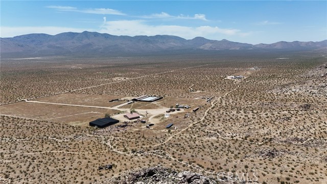 Detail Gallery Image 3 of 39 For 31163 Villa Nova Rd, Lucerne Valley,  CA 92356 - 4 Beds | 3 Baths