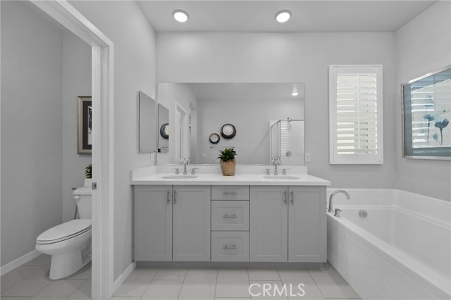 2621 E Clara Lane, Ontario CA: https://media.crmls.org/medias/d9478cec-1e57-43dc-b85c-f5a4c82eb476.jpg