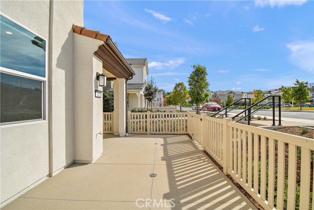 Detail Gallery Image 5 of 41 For 3962 Lavine Way #111,  Corona,  CA 92883 - 3 Beds | 2/1 Baths