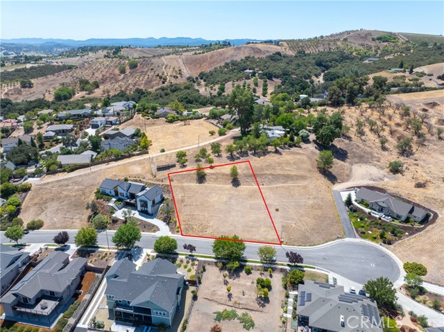 Detail Gallery Image 2 of 16 For 308 Maplewood Ct, Paso Robles,  CA 93446 - – Beds | – Baths